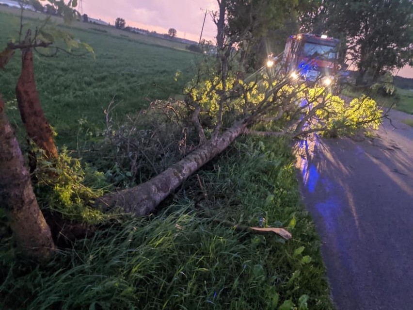 W czwartek o godzinie 20:56 strażacy z OSP Knyszyn zostali...