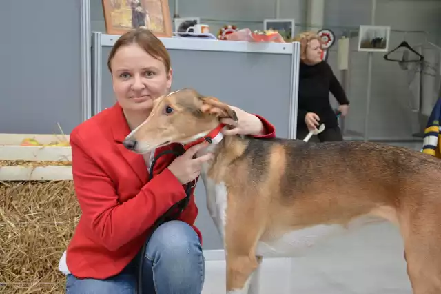 Charty polskie to psy dla aktywnych i odpowiedzialnych ludzi - mówi Marta Kościańska.