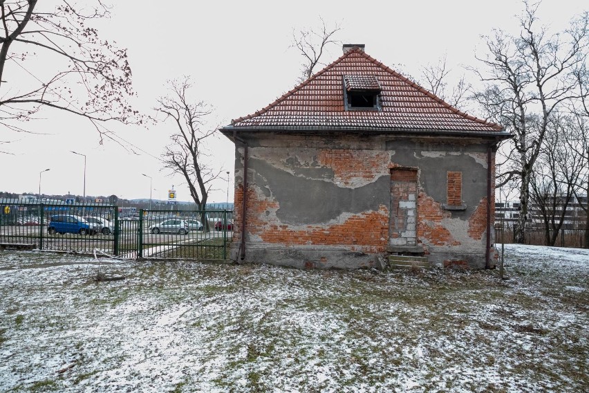 Kraków. Cmentarna kaplica przy ul. Czerwone Maki popada w ruinę. Zarząd Cmentarzy Komunalnych planuje remont, ale dopiero za kilka lat