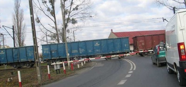 Prace remontowe jakie będą  prowadzone na przejeździe kolejowym przy ulicy Sienkiewicza w Tarnobrzegu powinny zakończyć się w ciągu czterech dni.