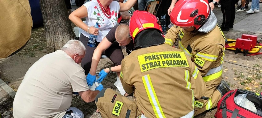 Na pomoc ruszyli strażacy z KP PSP Chełmno i medycy z trzech...