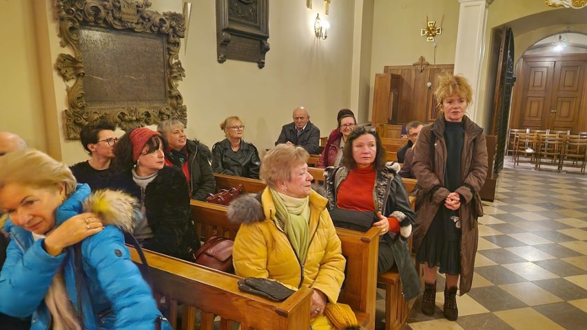 W kościele Trójcy Świętej w Kielcach wspominali literatów, którzy odeszli. Zobacz zdjęcia i wideo
