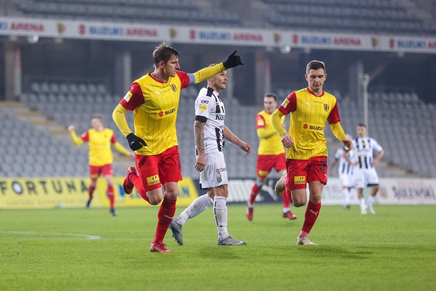 Fortuna 1 Liga. Korona Kielce - Sandecja Nowy Sącz 1:0, Jacek Kiełb strzelcem gola (ZDJĘCIA, ZAPIS RELACJI LIVE)