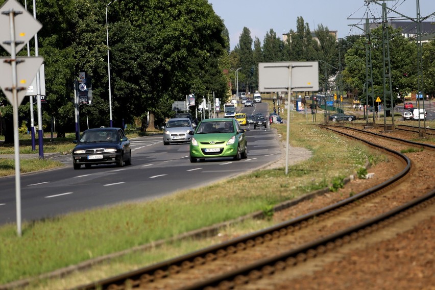 1. Policyjne statystyki pokazują jasno, że najwięcej zdarzeń...