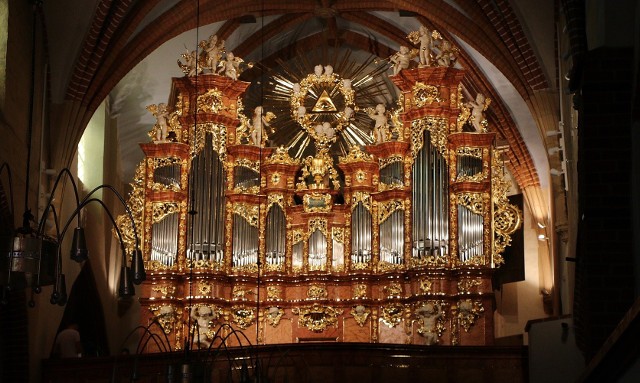 Organy w kościele pw. MB Częstochowskiej po renowacji wyglądają niesamowicie, a jeszcze lepiej brzmią. Zobaczcie w galerii zdjęć je od środka!