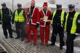 Kierowcy w Żorach przecierali oczy ze zdumienia - policji towarzyszył Św. Mikołaj [ZDJĘCIA]