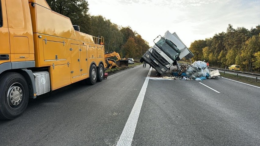 Wypadek ciężarówki na A4. Zablokowana jezdnia w kierunku Wrocławia
