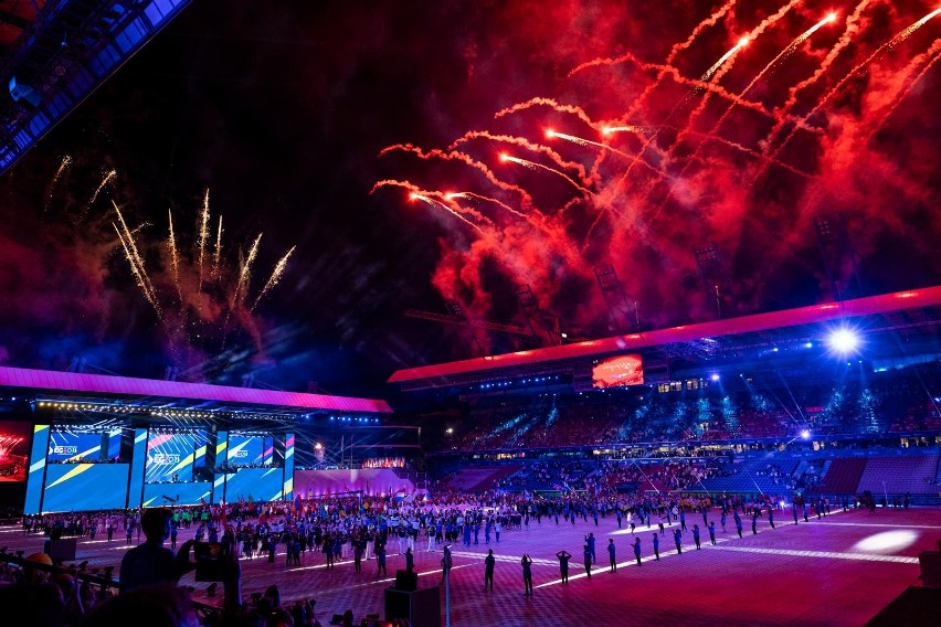 Na koniec ceremonii otwarcia igrzysk europejskich odbył się...