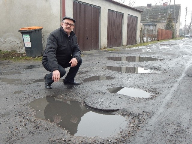 Sołtys Jaśkiewicz: - Od pięciu lat zabiegam o remont tej drogi. 