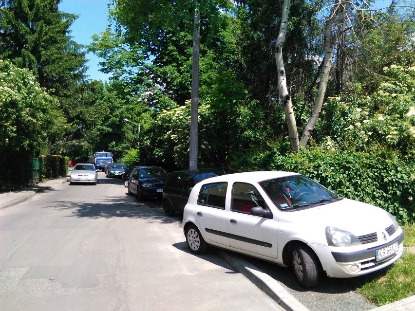 Kraków. Nowe części strefy parkowania wymagają poprawy