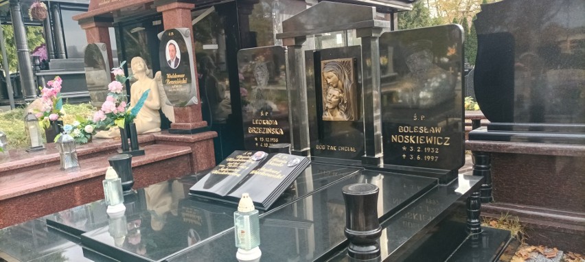 Romskie nagrobki na cmentarzach Łodzi i okolic. Wyróżniają się na tle innych