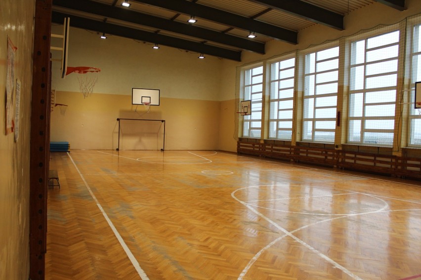 Sala gimnastyczna w szkole podstawowej w Starej Błotnicy...