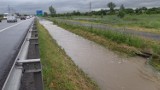 Kraków: woda wlała się na autostradę A4 [ZDJĘCIA, WIDEO]