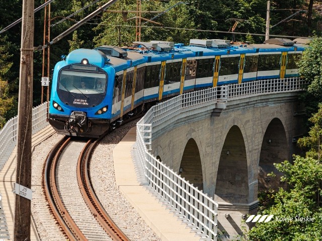 Na liniach S6 i S76 z Katowic i Gliwic do Wisły Głębiec uruchomione zostaną dodatkowe kursy: od 27 kwietnia w dni wolne oraz 2 i 31 maja.