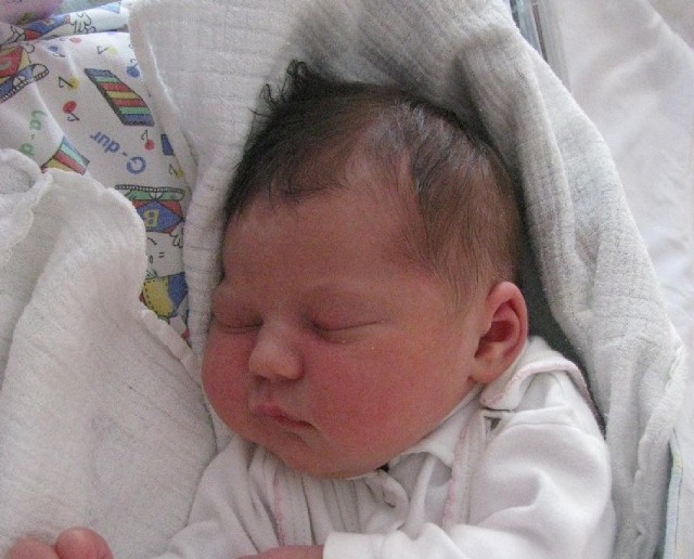 Hania Jeż to druga pociecha Małgorzaty i Andrzeja ze Zdzieborza. Córka przyszła na świat 11 lipca, ważyła 4250 g i mierzyła 57 cm. Z narodzin siostry była zadowolona 3,5-letnia Zosia.