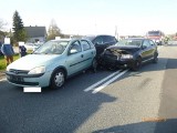 Wypadek na DK 46 w Kochanowicach ZDJĘCIA Policja próbuje zidentyfikować kierowcę, który odjechał z miejsca zdarzenia. Prosi o pomoc 