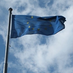 Jedna z tych gwiazd symbolizuje nasz kraj. Jakie korzyści czerpiemy z przynależności do Unii Europejskiej?