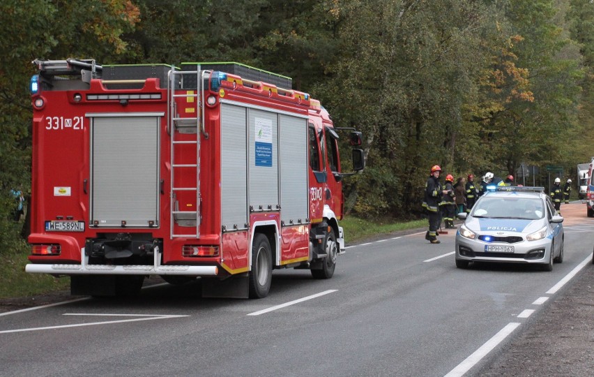 Zakrzewska Wola. Wypadek na drodze numer 740 w gminie Zakrzew. Dwie osoby ciężko ranne 