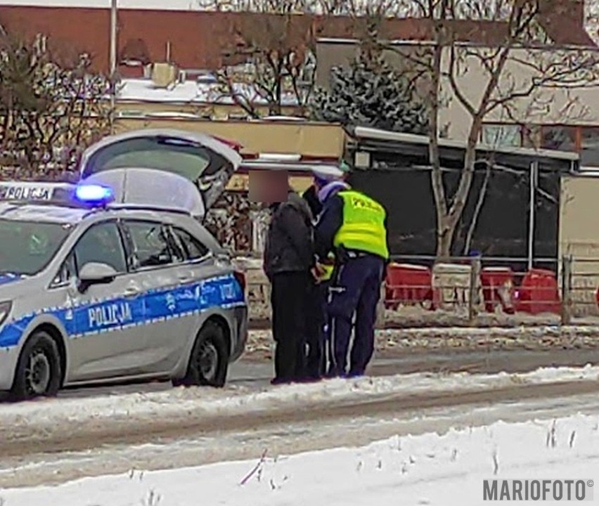 Samochód z zakładu energetycznego rozbił się w Opolu. W środku kompletnie pijany kierowca