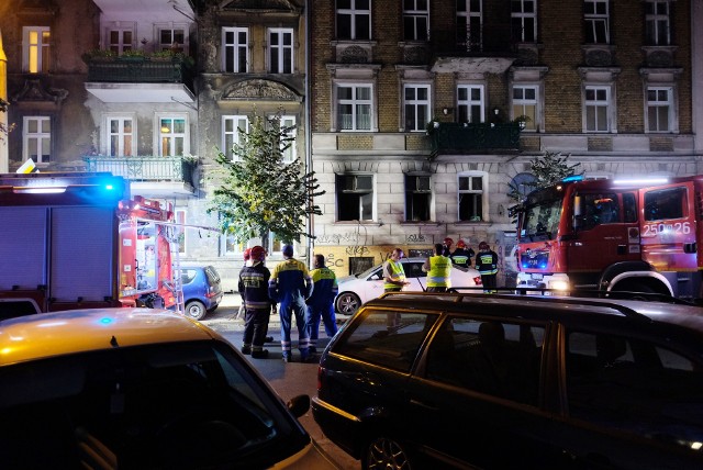 W niedzielę wieczorem w jednej z kamienic na Wildzie wybuchł pożar. Nie żyje jedna osoba. W okolicy wyłączono gaz.