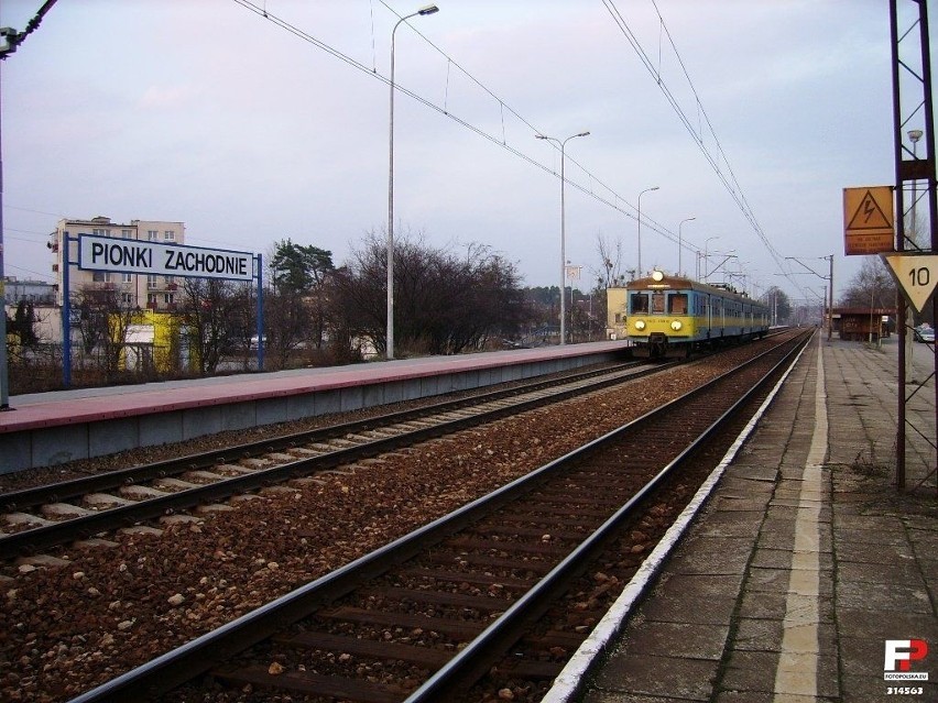 2008, Pionki Zachodnie - perony.