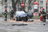 Wypadek na Kozanowie. Kobieta ranna, nie jeździły tramwaje