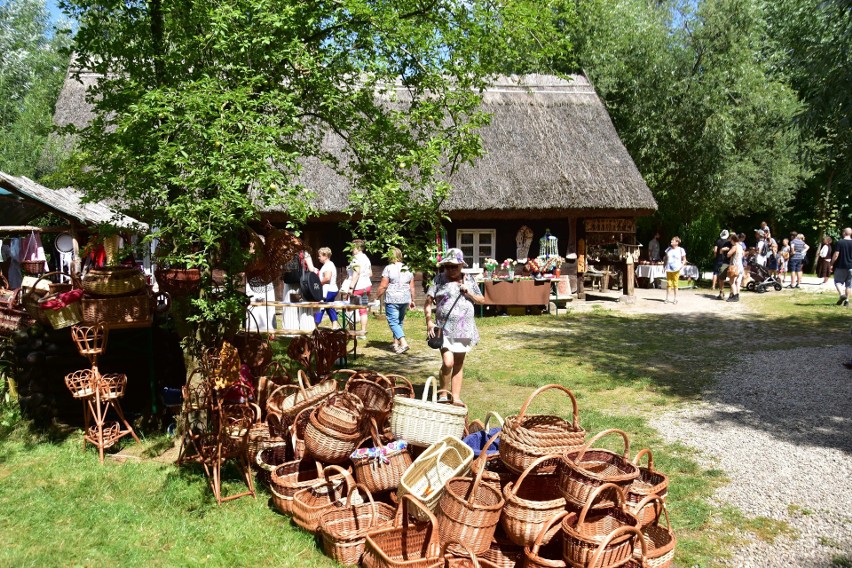 W Pałuckiej zagrodzie, w Muzeum Archeologicznym w...