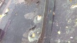 Ślady po odłamkach na kadłubie malezyjskiego samolotu [wideo]