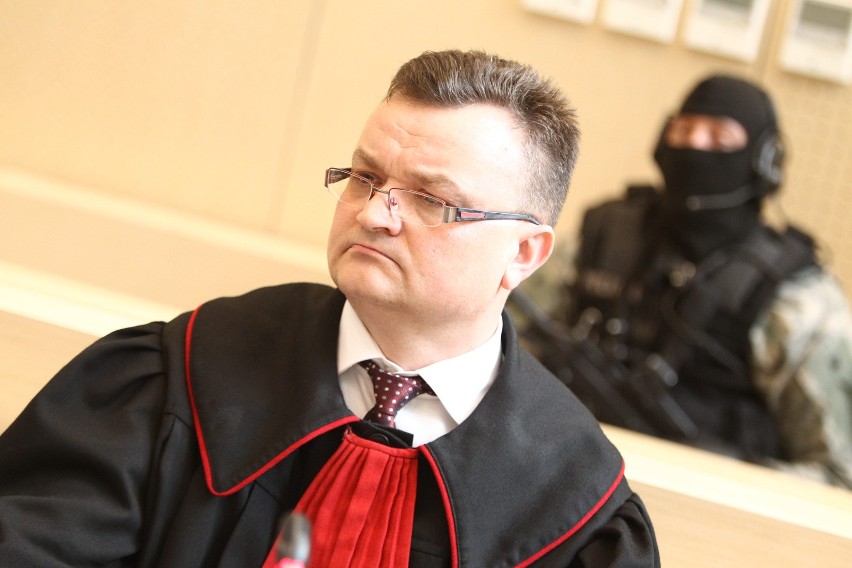 Prokurator Piotr Kosmaty po wielu latach zaczął stawiać...