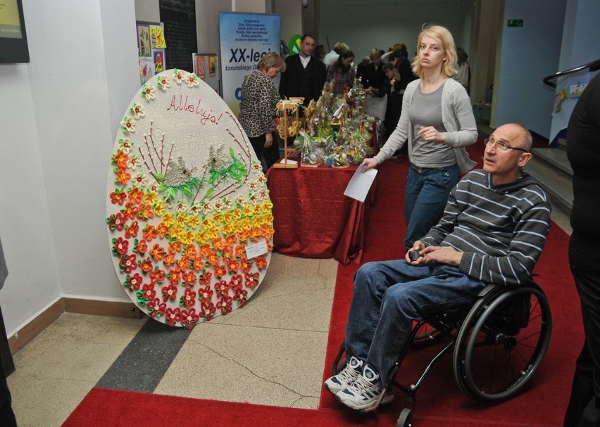 Toruń  - Urząd marszałkowski   "My też potrafimy" wystawa rękodzieła osób niepełnosprawnych