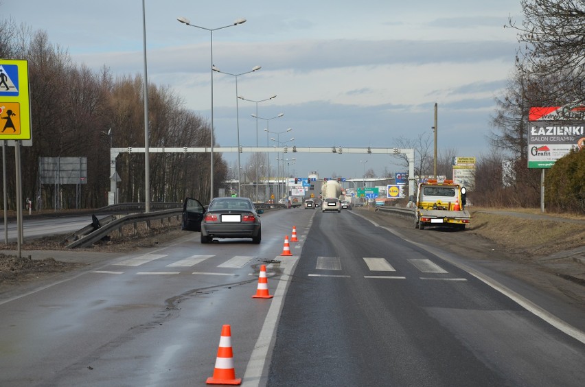 Olkusz. 80-latek został potrącony na pasach. Jego stan jest ciężki [ZDJĘCIA]