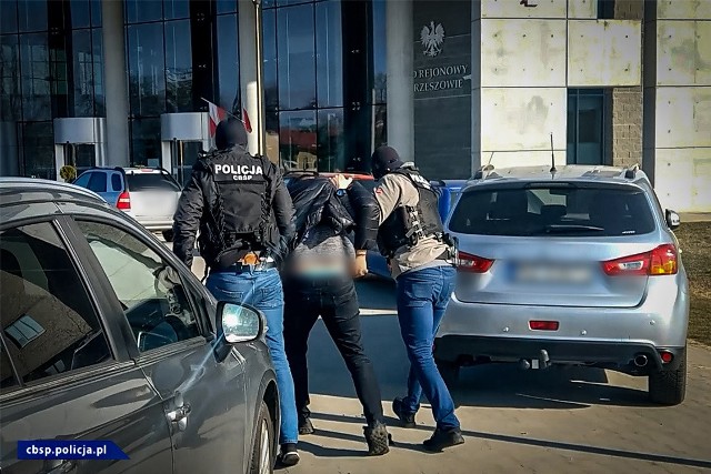 W akcji rozbicia grupy przestępczej wzięło udział 150 policjantów z kilku miast w Polsce.