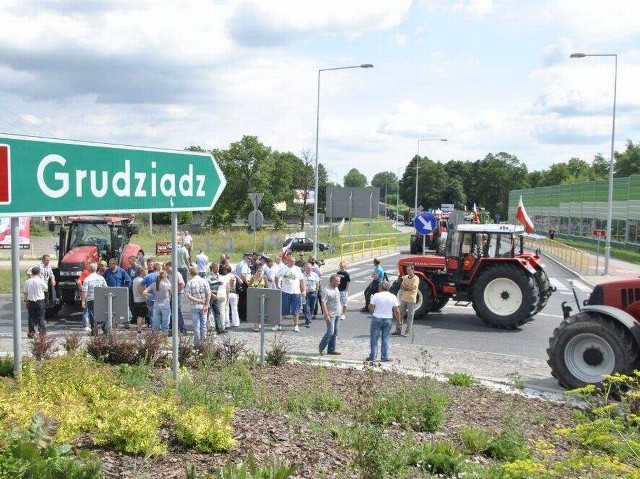 Rolnicy mają m.in. przejechać przez rondo w Dolnej Grupie.