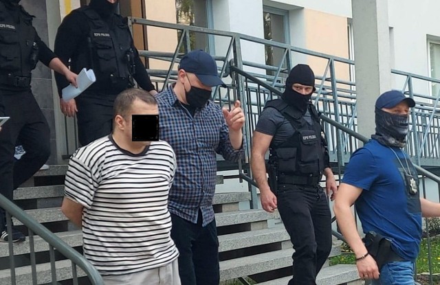 Łowcy pedofili zatrzymali 35-letniego Piotra z Jastrzębia. Wezwali policjantów.Zobacz kolejne zdjęcia. Przesuwaj zdjęcia w prawo - naciśnij strzałkę lub przycisk NASTĘPNE