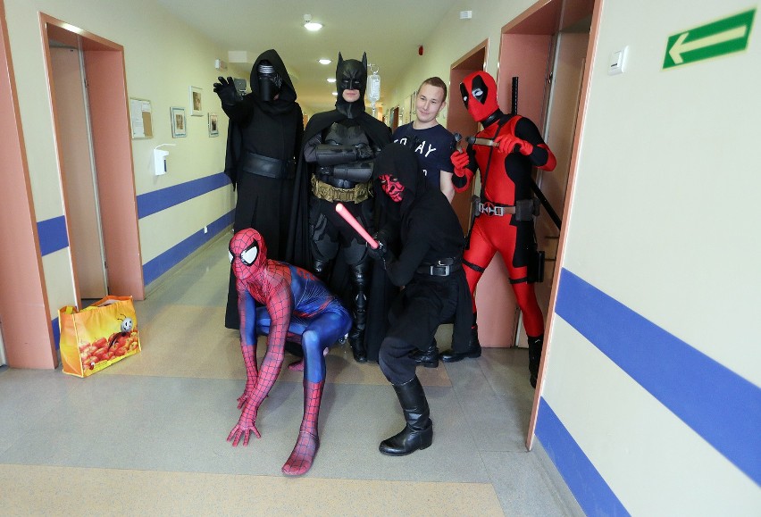 Szczecińska Liga Superbohaterów odwiedziła szpital przy Unii Lubelskiej 