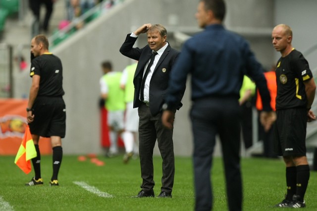 Od kiedy kontuzji nabawił się Marco Paixao trener Tadeusz Pawłowski nieźle musi się drapać po głowie, żeby efektywnie zestawić linię ofensywną Śląska Wrocław. Kto zagra na szpicy w sobotę?