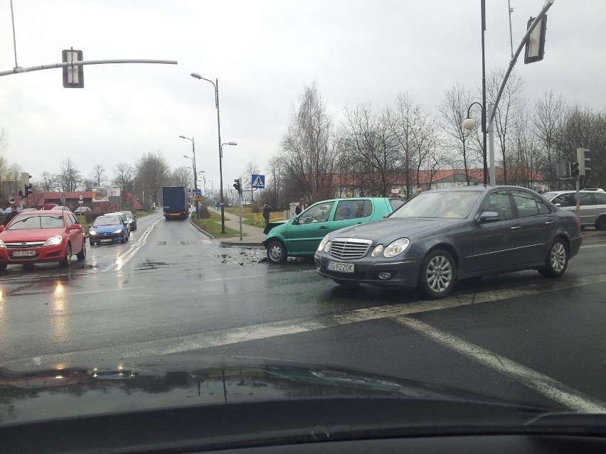 Gliwice: Wypadek na skrzyżowaniu ulic Kozielskiej i...