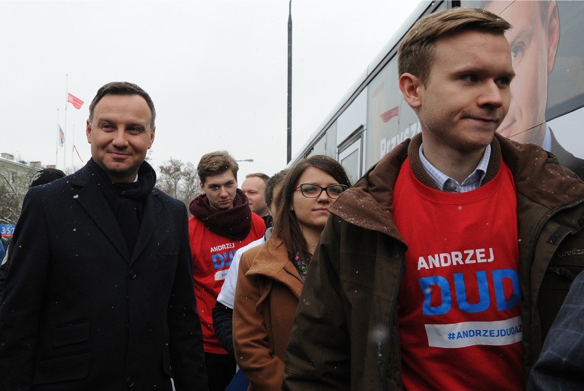 Wybory prezydenckie 2015: "DudaBus" ruszył w Polskę. Andrzej Duda objeżdża powiaty [ZDJĘCIA + VIDEO]