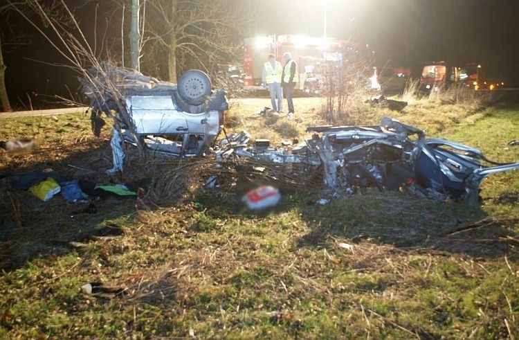 Policjanci, którzy natychmiast pojechali na miejsce...