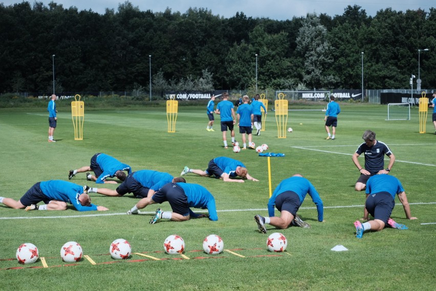 Trening piłkarzy Lecha Poznań przed meczem z Arką Gdynia