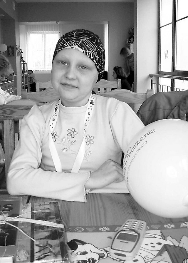 Dwunastoletnia Kasia, która choruje na białaczkę wciąż czeka na to, by spełniło się jej marzenie. Dziewczynka chciałaby mieć komputer, ale sprzęt kosztuje 3 tysiące złotych.