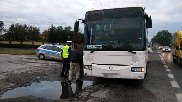 Policjanci ze słubickiej drogówki zatrzymali w poniedziałek (10 października) rano nietrzeźwego kierowcę autobusu. 57-latek stracił już swoje prawo jazdy.