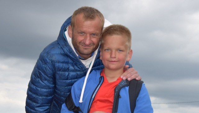 Zbigniew Małkowski z synem Sebastianem, który idzie w ślady taty. Trenuje w Koronie Kielce.