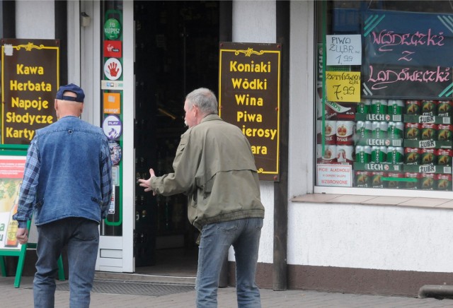 Konieczność podwyżki akcyzy rząd uzasadniał rosnącymi kosztami profilaktyki i leczenia chorób związanych z nadużywaniem alkoholu i paleniem. Senatorowie odrzucili projekt, argumentując brakiem wiary w to, że pieniądze zostaną przeznaczone na deklarowane cele.