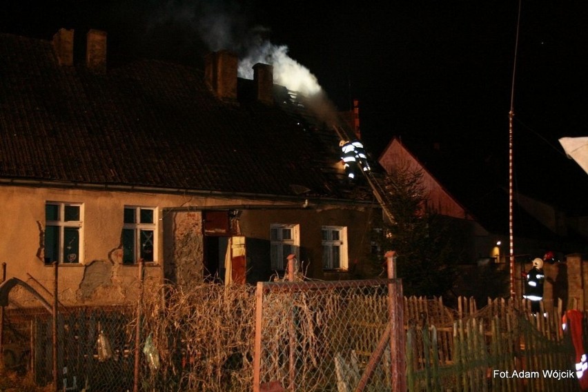 W Karlinie we wtorek wieczorem wybuchł pożar w domu przy ul....