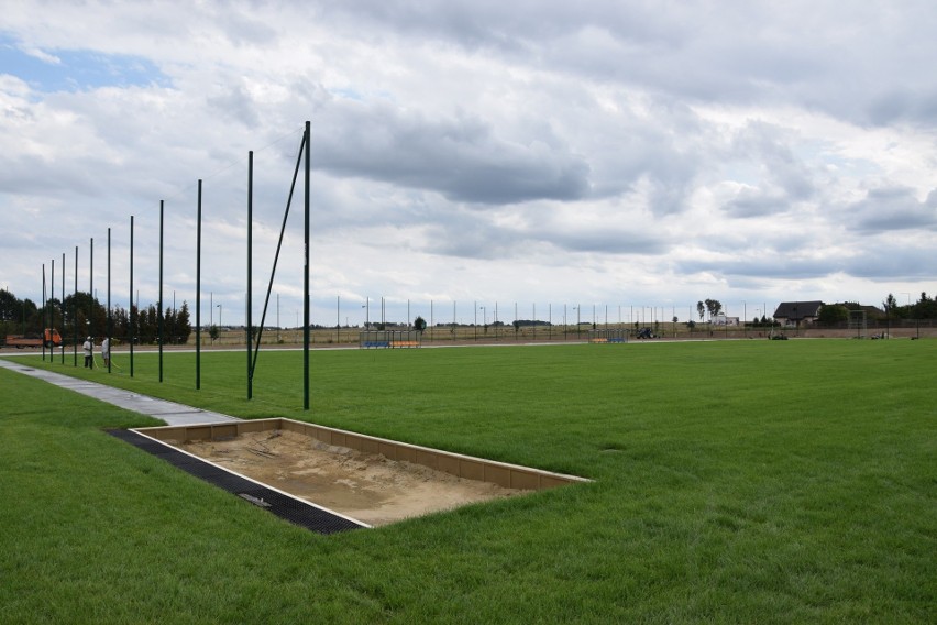 Trwa modernizacja i rozbudowa stadionu miejskiego w Oleśnie.