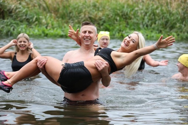 Członkowie Podlaskiego Klubu Morsów odbyli już trzecią kąpiel w tym sezonie