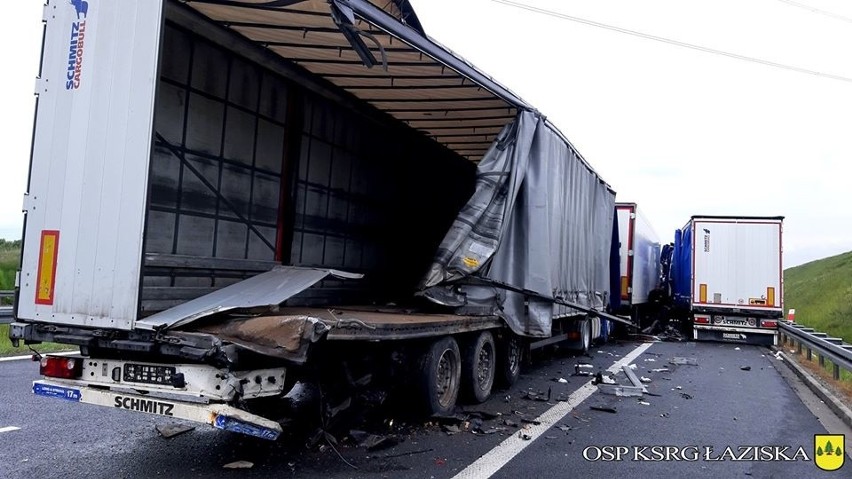 Na autostradzie A1 w Gorzyczkach zderzyły się trzy...