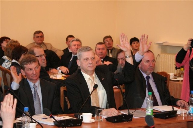 Większość radnych głosowało za absolutorium dla Zarządu Powiatu.