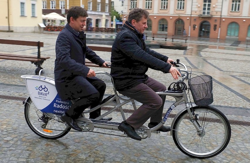 Na wspólną przejażdżkę tandemem wybrali się szef BKM...